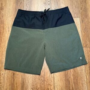 Kenneth Cole Hybrid Board Shorts Swim Trunks Green Black Stretch Quick Dry Men L